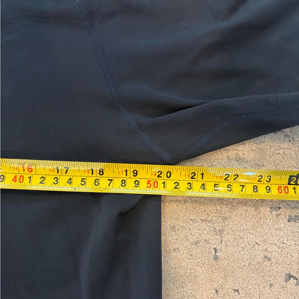 lululemon athletica Men's Navy Tee - Picture 4 of 7
